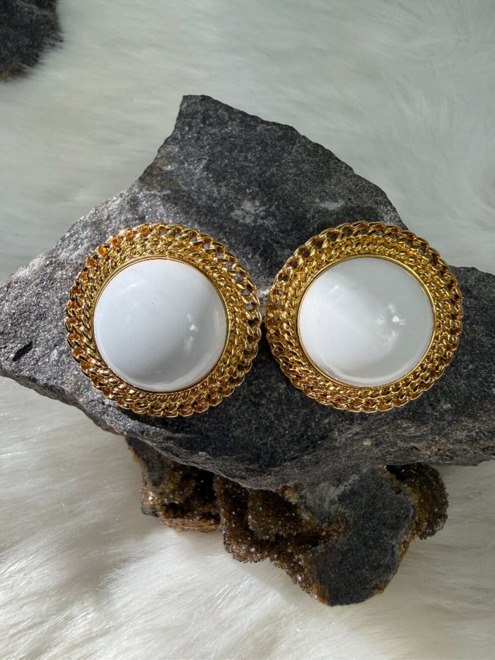 Vintage Monet White Plastic & Gold Tone Circle Pierced Stud Earrings 1"
